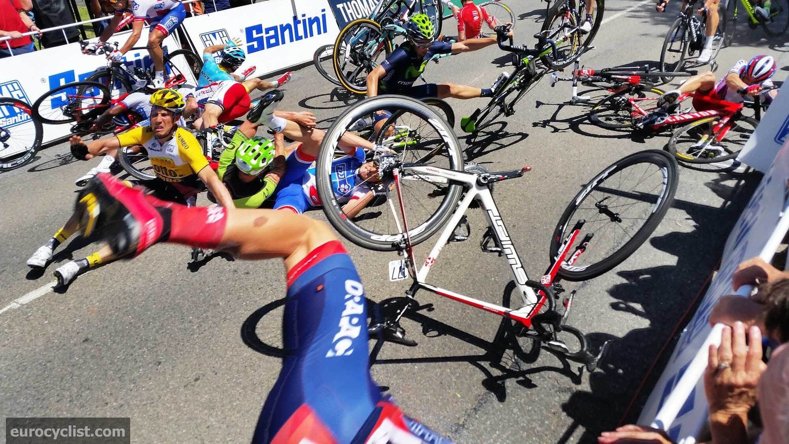 Tour Down Under Stage 4 Crash